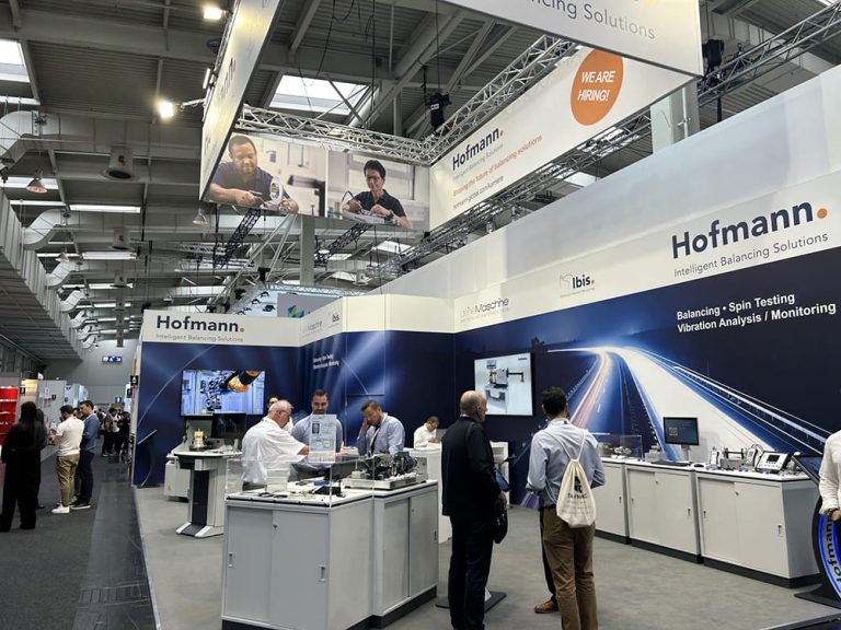 EMO Hannover 2023 - Messestand von Hofmann, Ibis & deineMaschine
